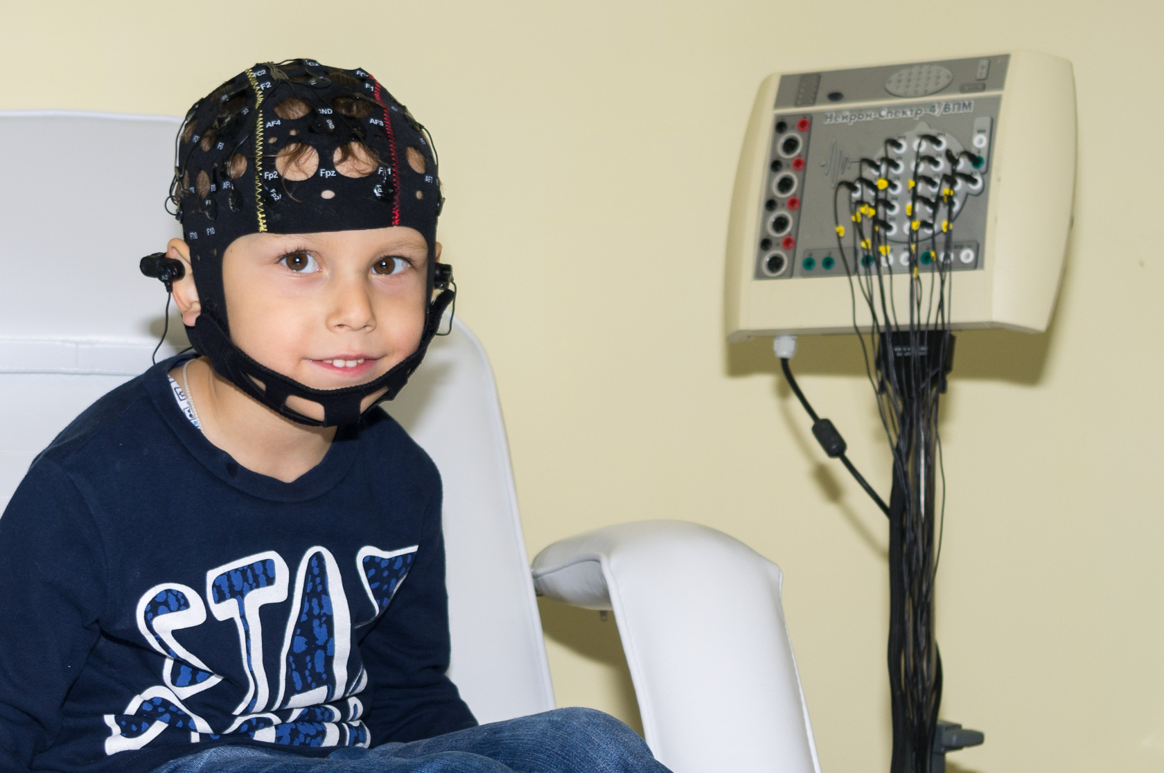 Ээг ульяновск. Электроэнцефалография головного мозга (ЭЭГ). РЭГ И ЭЭГ. Нейрософт шапочка для ЭЭГ. ЭЭГ детям.